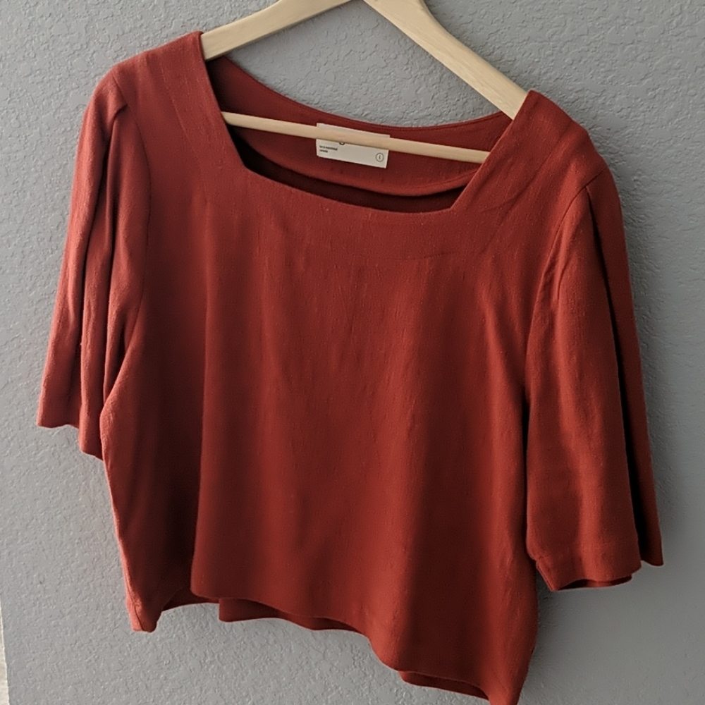 NEW Eve Gravel deep red linen tee, size large